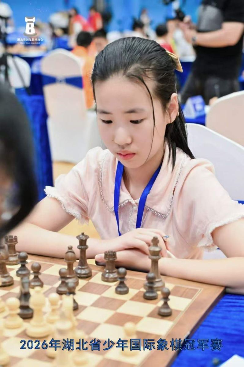 肖钰彤在2026年湖北省少年国际象棋冠军赛现场